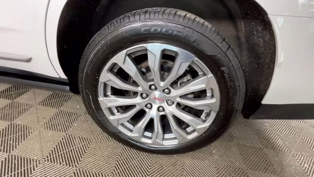 2023 White Frost Tricoat GMC Yukon Denali 4X4 SUV