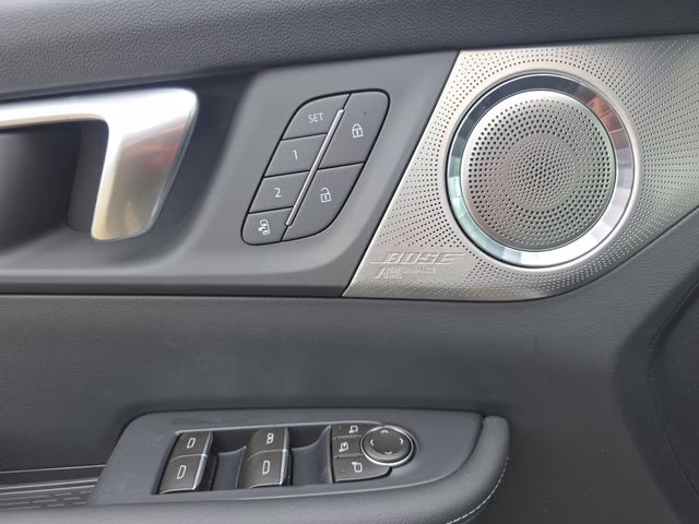 2026 Iridescent White Tricoat Buick Enclave Avenir AWD SUV