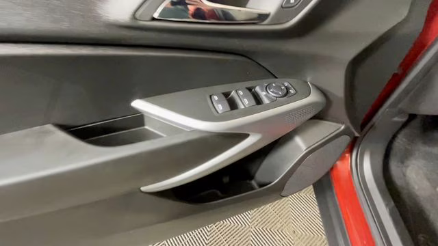 2024 Cayenne Orange Metallic Chevrolet Trax 1RS FWD SUV