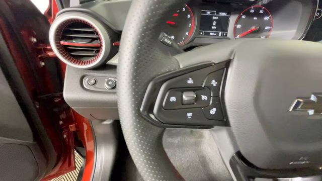 2024 Cayenne Orange Metallic Chevrolet Trax 1RS FWD SUV