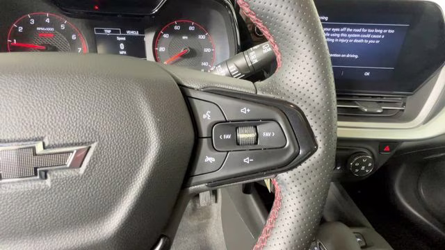 2024 Cayenne Orange Metallic Chevrolet Trax 1RS FWD SUV