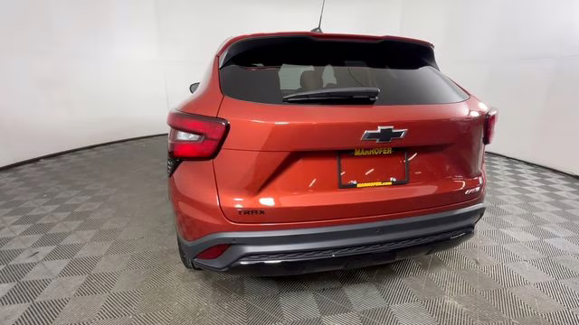2024 Cayenne Orange Metallic Chevrolet Trax 1RS FWD SUV