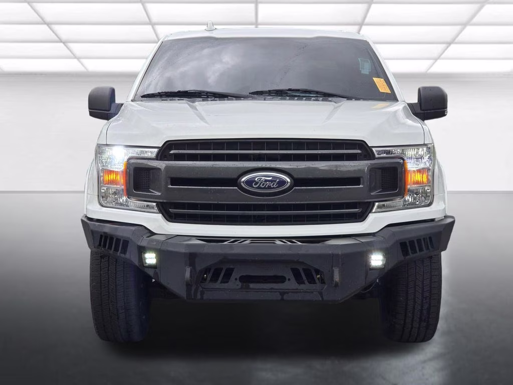 2018 Oxford White Ford F-150 XLT 4X4 Truck