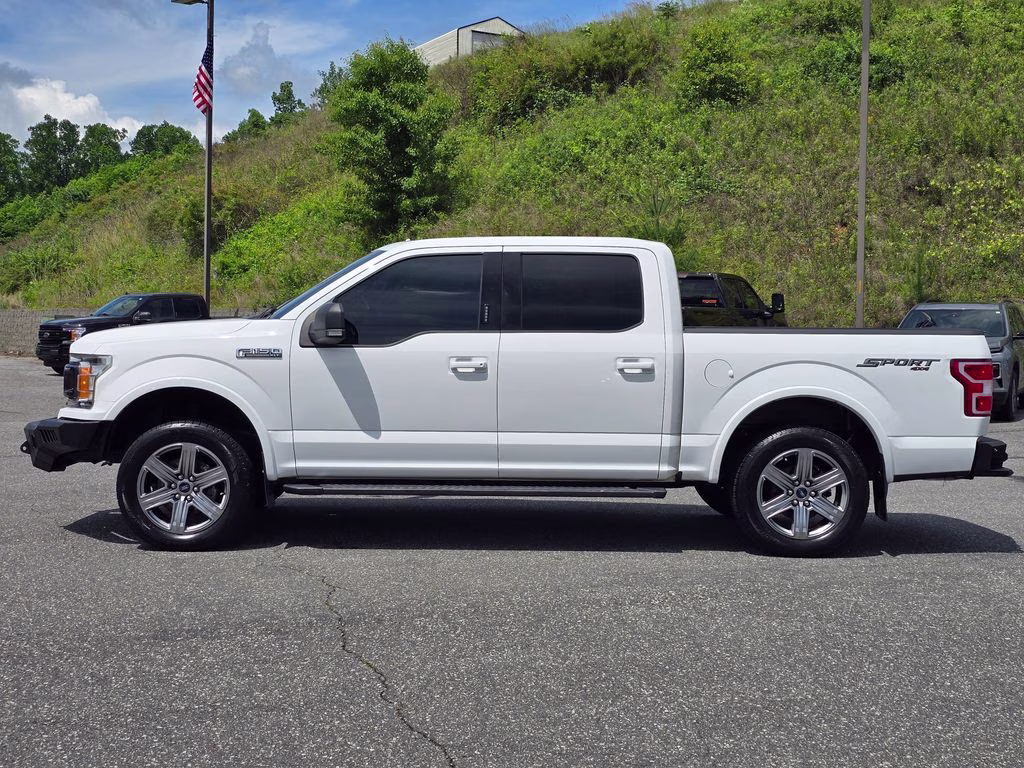 2018 Oxford White Ford F-150 XLT 4X4 Truck