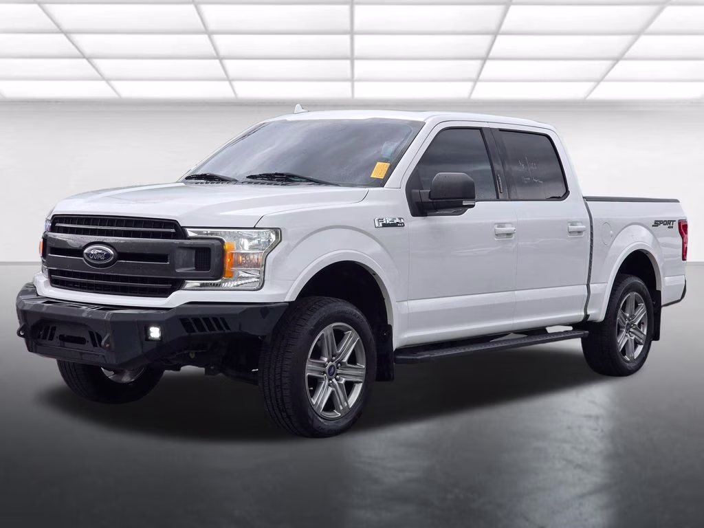 2018 Oxford White Ford F-150 XLT 4X4 Truck