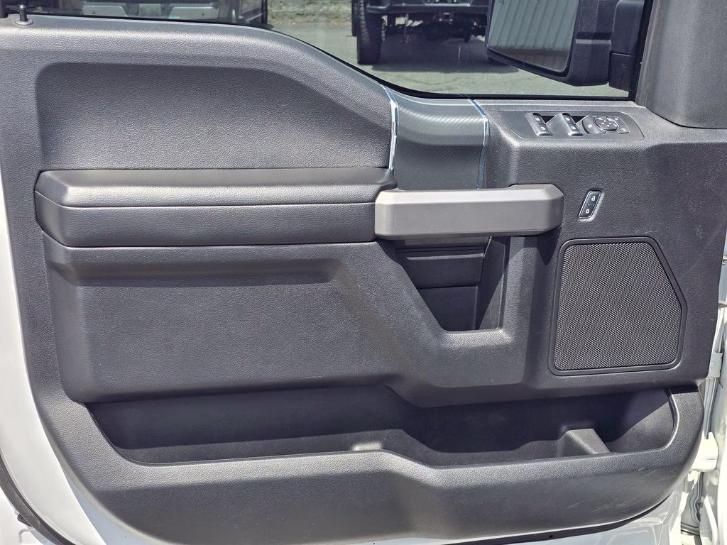 2018 Oxford White Ford F-150 XLT 4X4 Truck