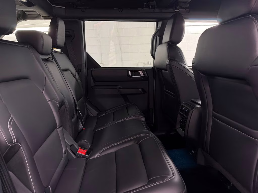 2026 AVALANCHE GRAY Ford Bronco Outer Banks 4X4 SUV