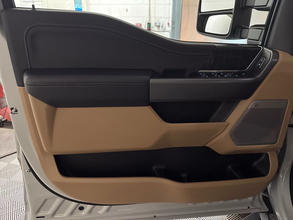 2026 Avalanche Ford Super Duty F-250 SRW XLT 4X4 Truck