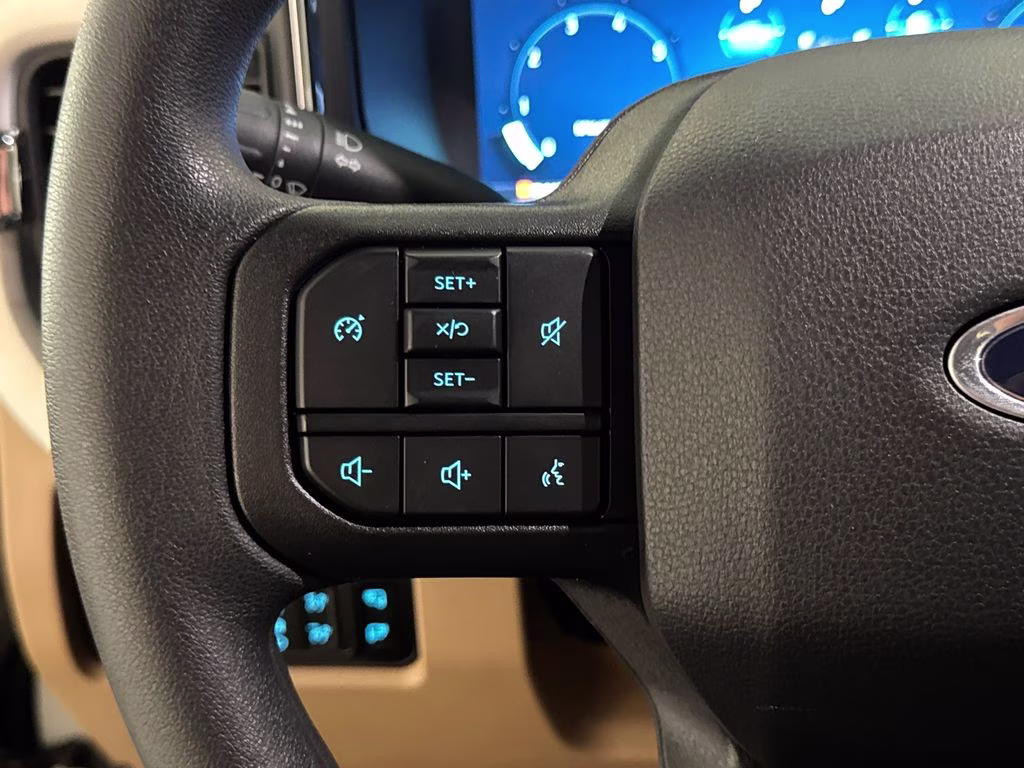 2026 Avalanche Ford Super Duty F-250 SRW XLT 4X4 Truck