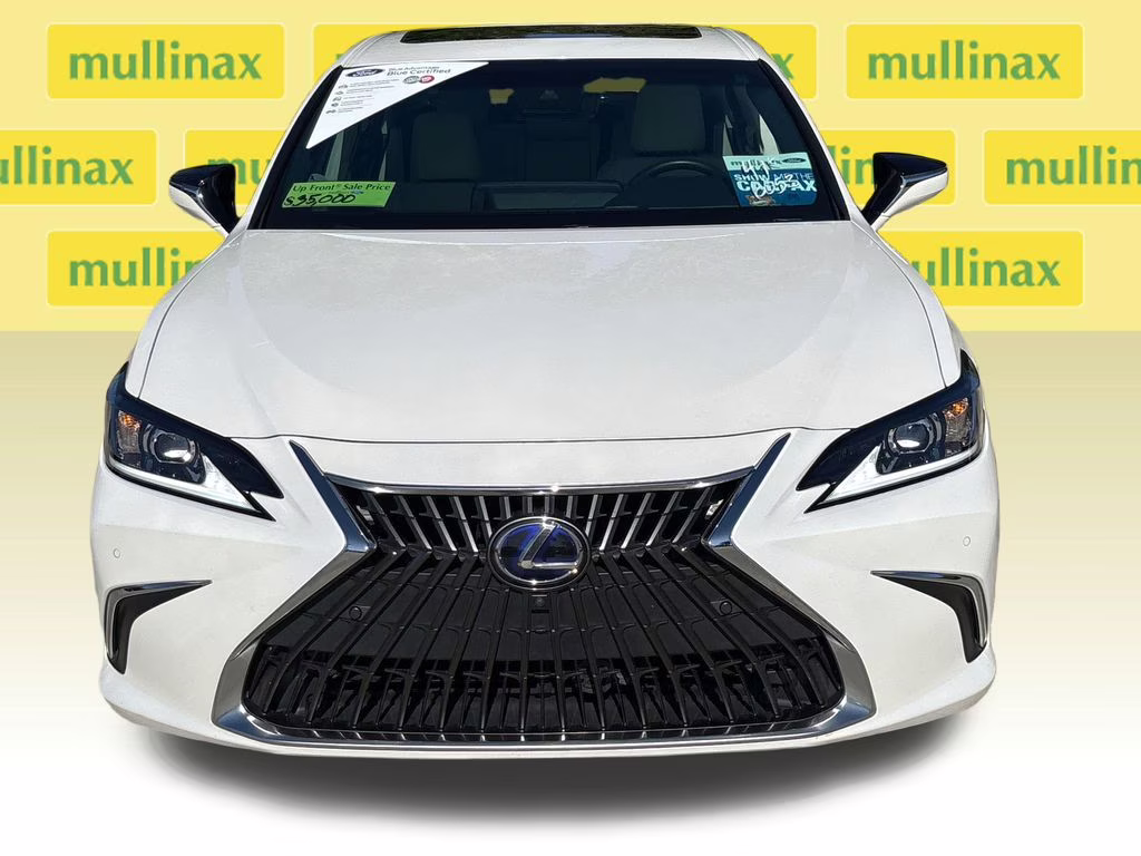 2022 White Pearl Lexus ES 300h Luxury FWD Sedan