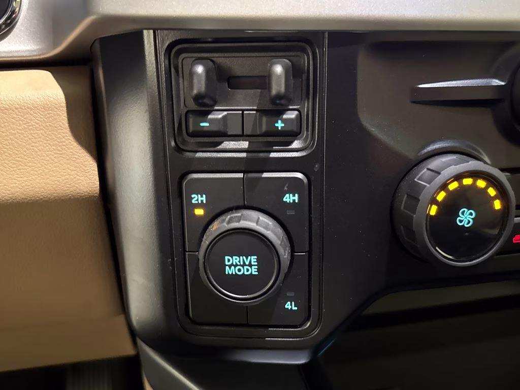 2026 Avalanche Ford Super Duty F-250 SRW XLT 4X4 Truck