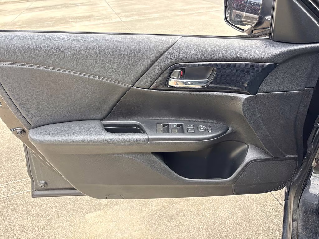 2015 Crystal Black Pearl Honda Accord Sport FWD Sedan