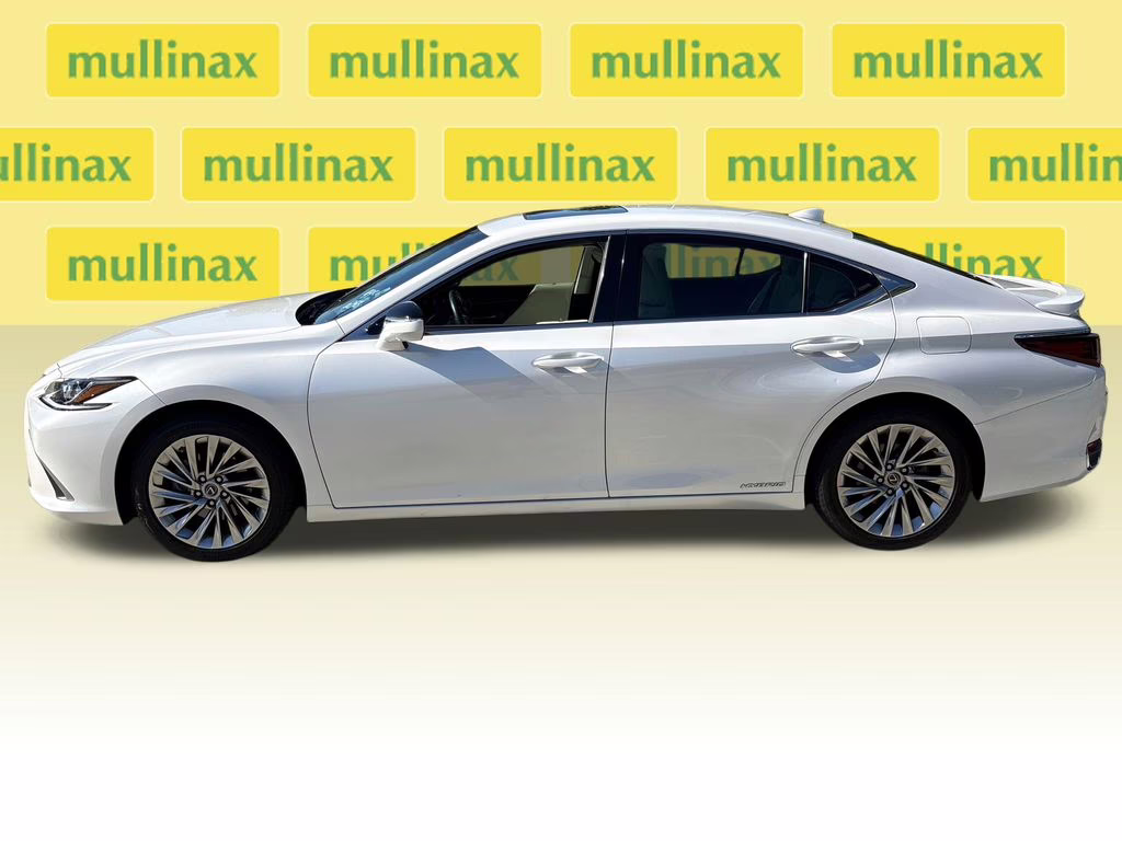 2022 White Pearl Lexus ES 300h Luxury FWD Sedan