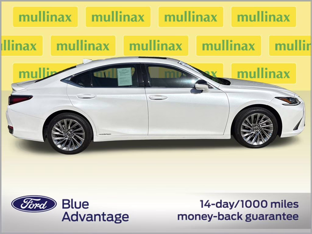 2022 White Pearl Lexus ES 300h Luxury FWD Sedan