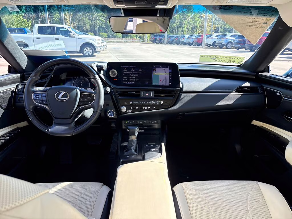 2022 White Pearl Lexus ES 300h Luxury FWD Sedan