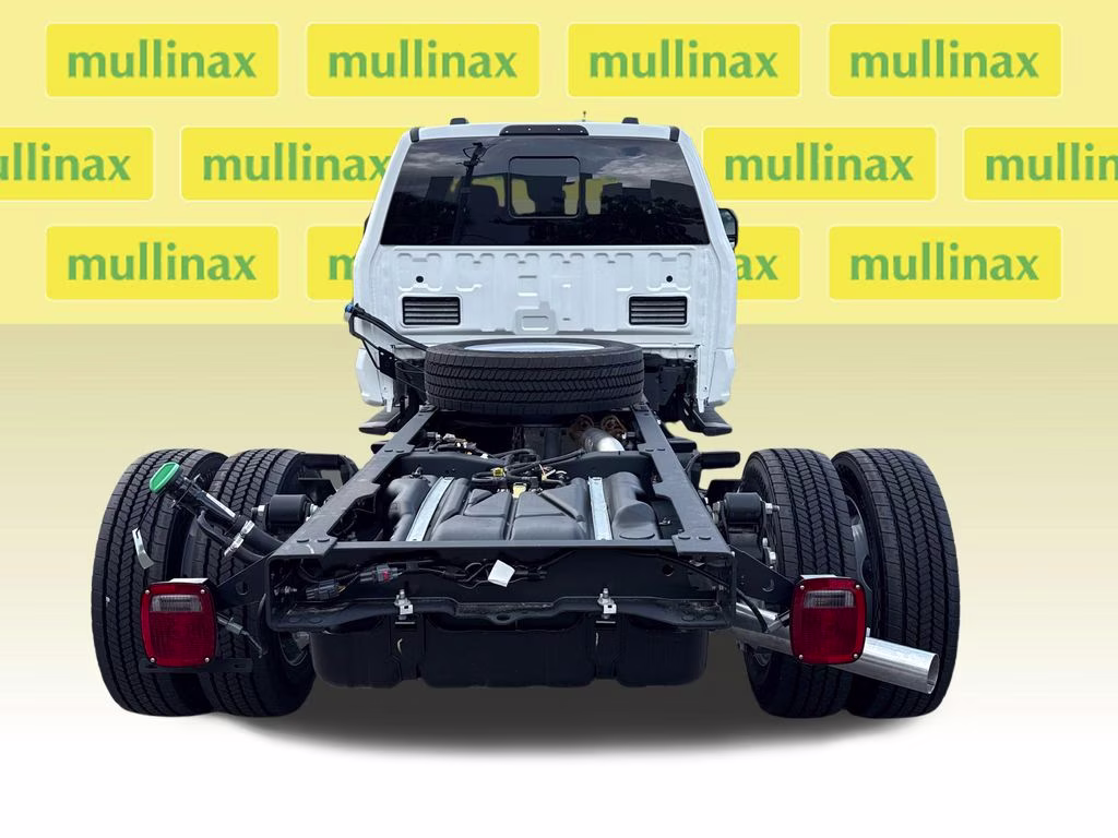 2026 Oxford White Ford Super Duty F-550 DRW XL 4X4 Chassis