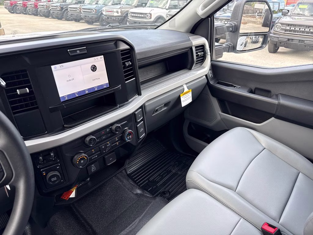 2026 Oxford White Ford Super Duty F-550 DRW XL 4X4 Chassis