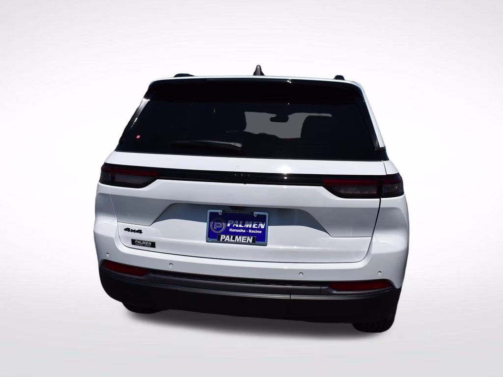2026 Bright White Clearcoat Jeep Grand Cherokee Altitude 4X4 SUV