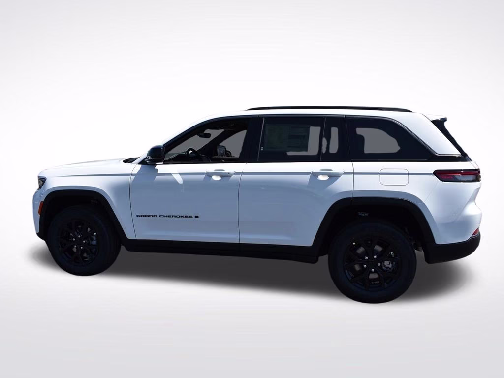 2026 Bright White Clearcoat Jeep Grand Cherokee Altitude 4X4 SUV