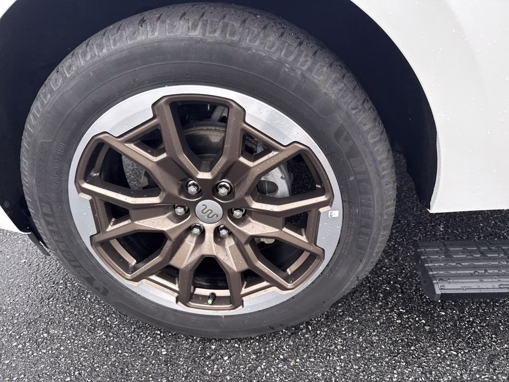 2025 Star White Metallic Tri-Coat Ford Expedition Max King Ranch 4X4 SUV