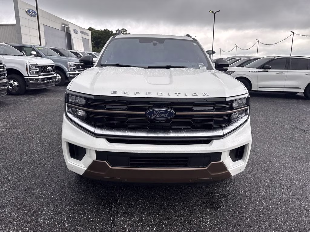2025 Star White Metallic Tri-Coat Ford Expedition Max King Ranch 4X4 SUV