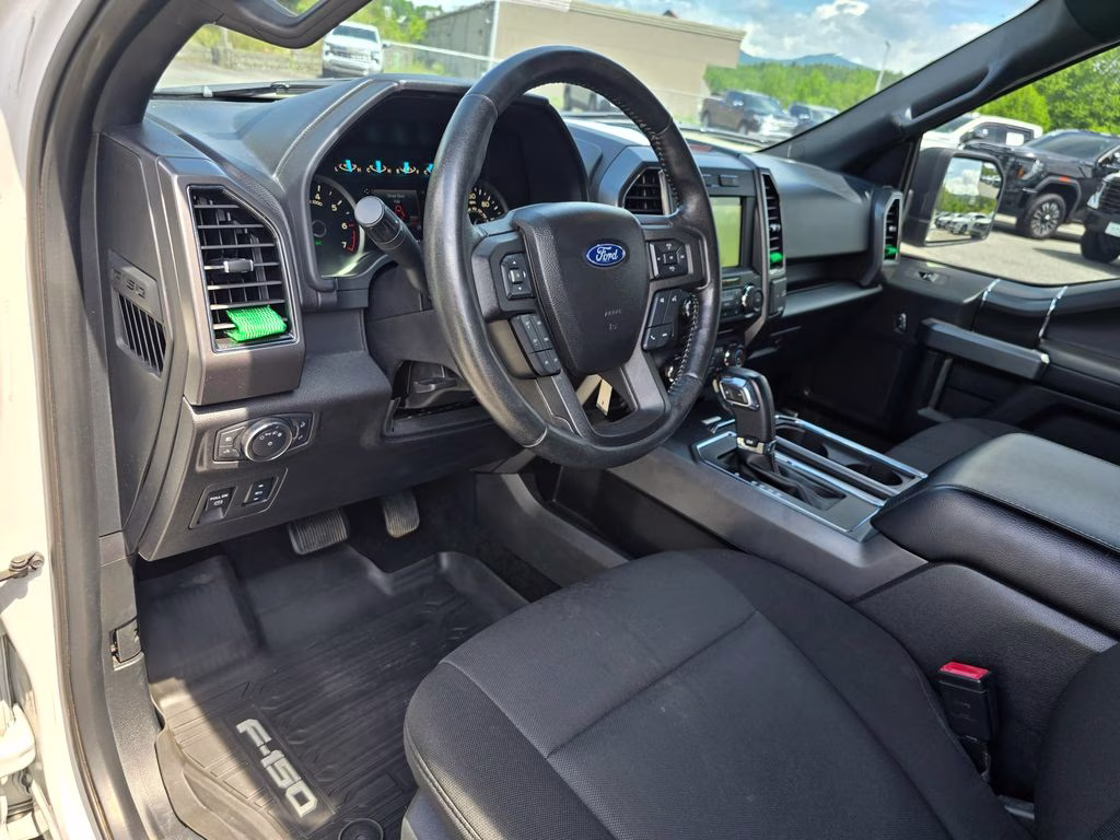 2018 Oxford White Ford F-150 XLT 4X4 Truck