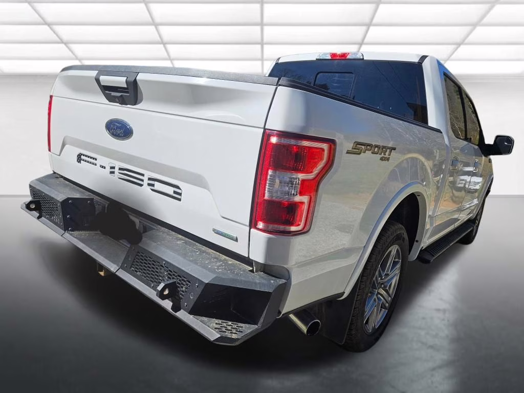 2018 Oxford White Ford F-150 XLT 4X4 Truck