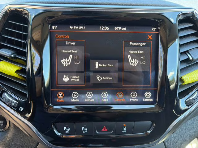 2019 Granite Crystal Metallic Clearcoat Jeep Cherokee Limited 4X4 SUV