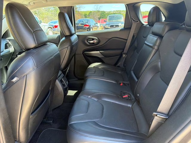 2019 Granite Crystal Metallic Clearcoat Jeep Cherokee Limited 4X4 SUV