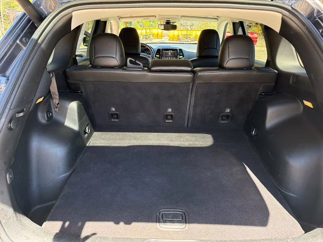 2019 Granite Crystal Metallic Clearcoat Jeep Cherokee Limited 4X4 SUV
