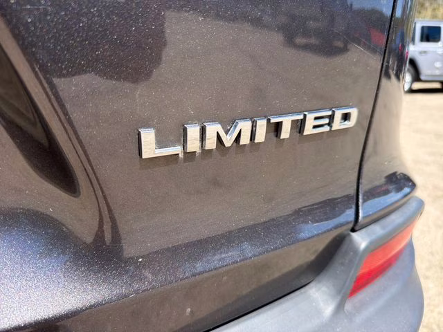 2019 Granite Crystal Metallic Clearcoat Jeep Cherokee Limited 4X4 SUV