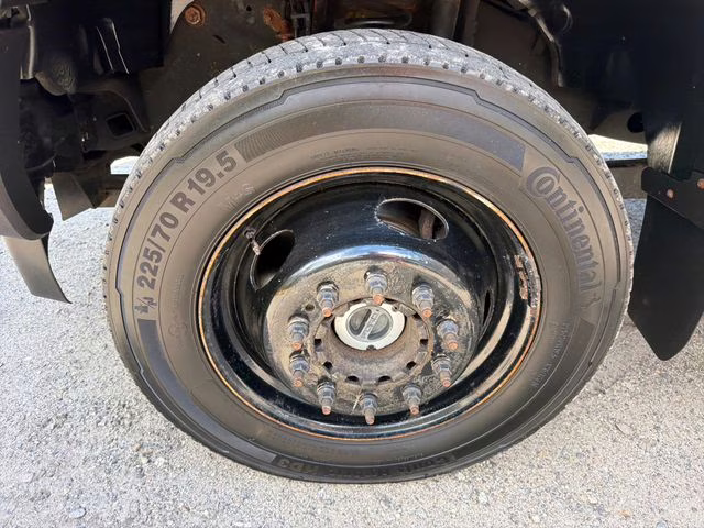 2019 Ingot Silver Ford Super Duty F-550 DRW XL 4X4 Chassis