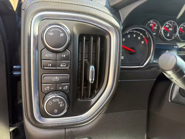 2019 Northsky Blue Metallic Chevrolet Silverado 1500 LT 4X4 Truck
