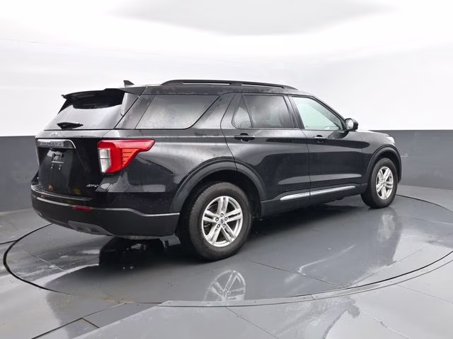 2024 Black Metallic Ford Explorer XLT 4X4 SUV