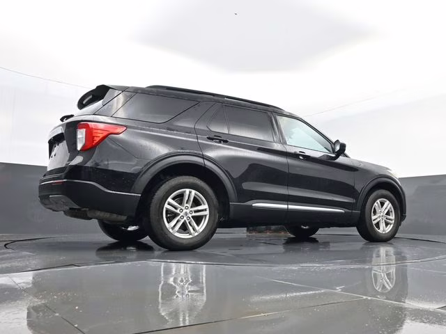 2024 Black Metallic Ford Explorer XLT 4X4 SUV