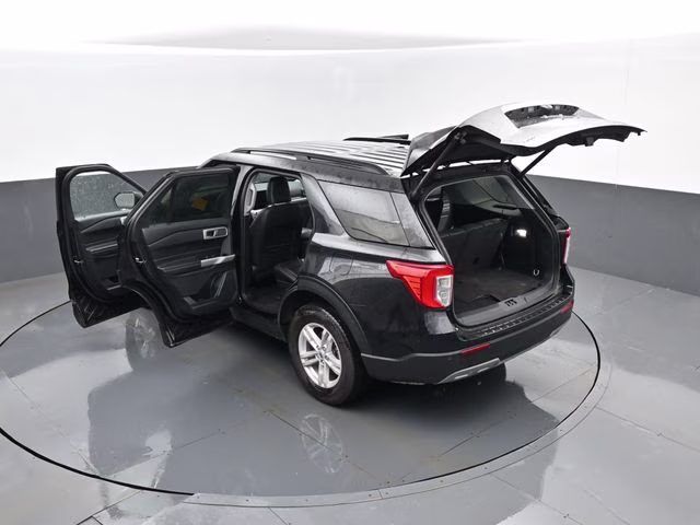 2024 Black Metallic Ford Explorer XLT 4X4 SUV