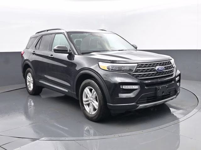 2024 Black Metallic Ford Explorer XLT 4X4 SUV