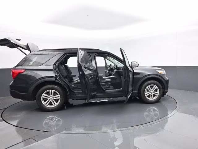 2024 Black Metallic Ford Explorer XLT 4X4 SUV