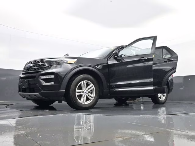 2024 Black Metallic Ford Explorer XLT 4X4 SUV