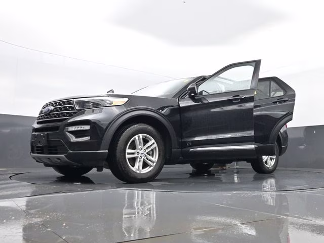 2024 Black Metallic Ford Explorer XLT 4X4 SUV