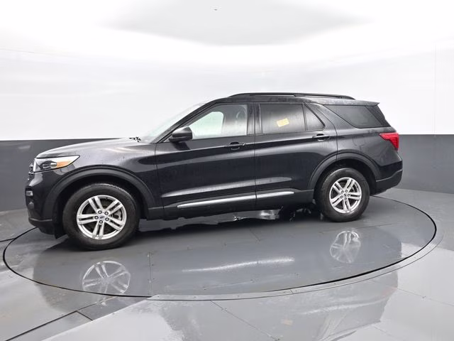 2024 Black Metallic Ford Explorer XLT 4X4 SUV