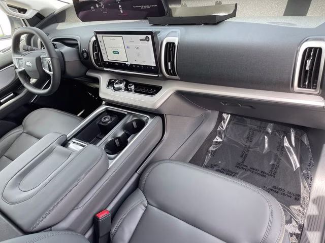 2027 Star White Metallic Tri-Coat Ford Expedition Active RWD SUV