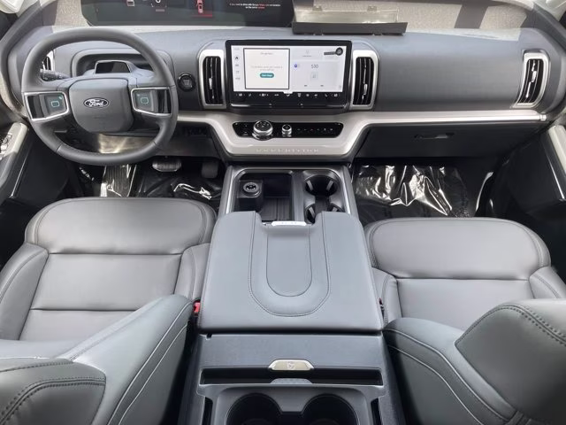 2027 Star White Metallic Tri-Coat Ford Expedition Active RWD SUV