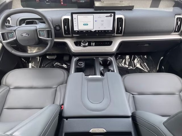 2027 Star White Metallic Tri-Coat Ford Expedition Active RWD SUV