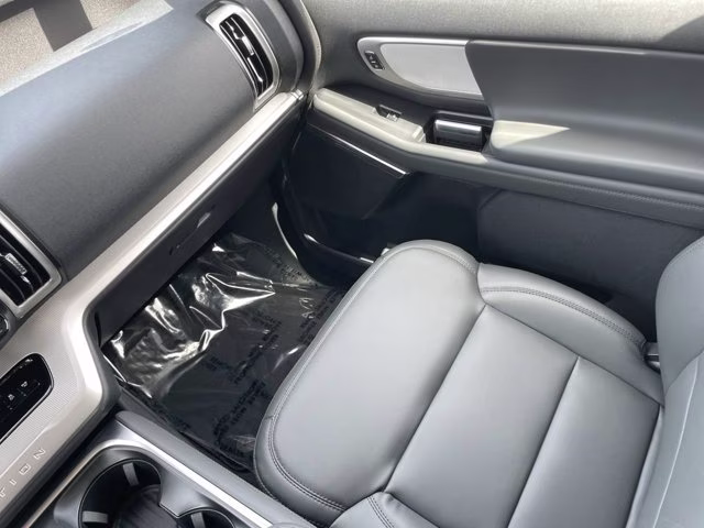 2027 Star White Metallic Tri-Coat Ford Expedition Active RWD SUV