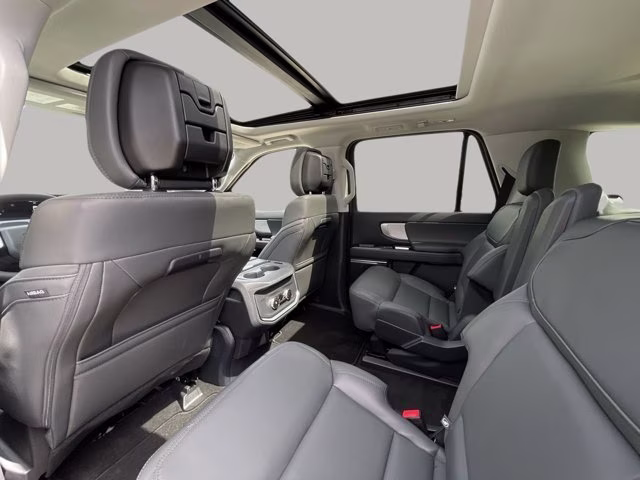 2027 Star White Metallic Tri-Coat Ford Expedition Active RWD SUV