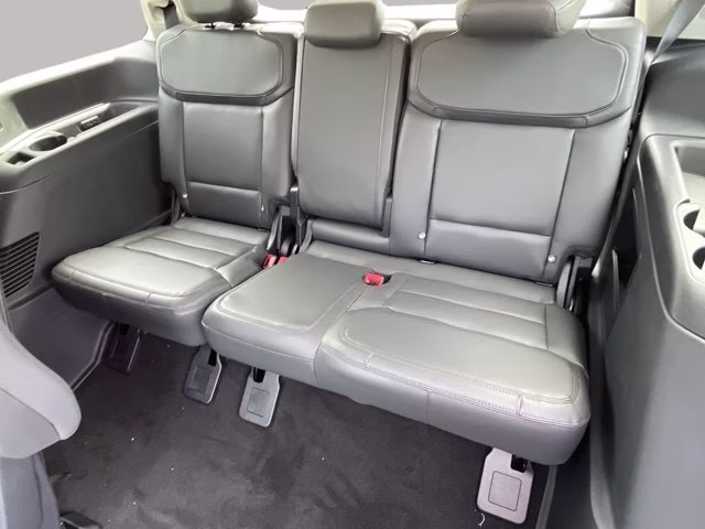 2027 Star White Metallic Tri-Coat Ford Expedition Active RWD SUV