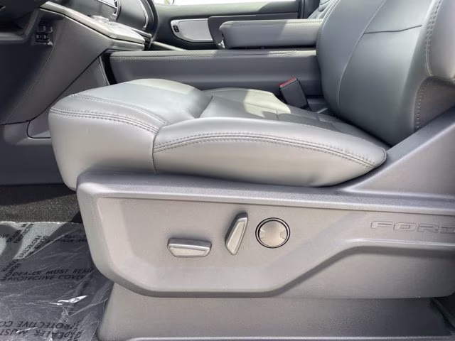 2027 Star White Metallic Tri-Coat Ford Expedition Active RWD SUV