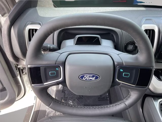 2027 Star White Metallic Tri-Coat Ford Expedition Active RWD SUV