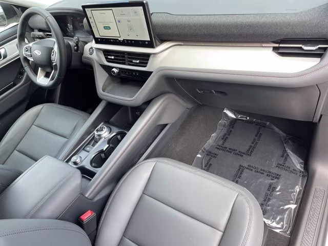 2026 Star White Metallic Tri-Coat Ford Explorer Active RWD SUV